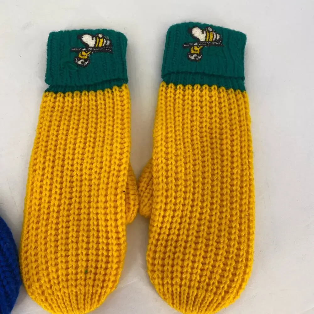 Snoopy Peanuts Mittens Kids Blue Bugs Bunny Brand Porky Pig Knit Pom Vtg 70s
